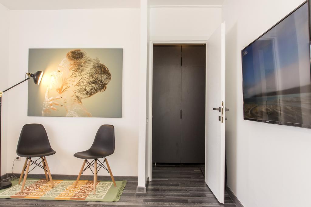 Studio L by MRG Bucarest Esterno foto